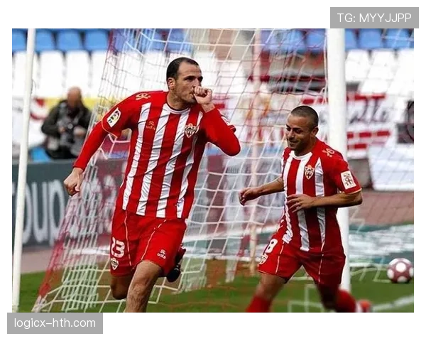 奥萨苏纳夏季转会市场发力，签下新星提升阵容竞争力。