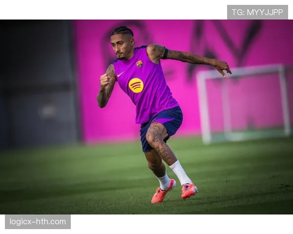 拉菲尼亚训练完顺手买了辆超跑,说是为了省油 拉菲尼亚训练完顺手买了辆超跑,说是为了省油